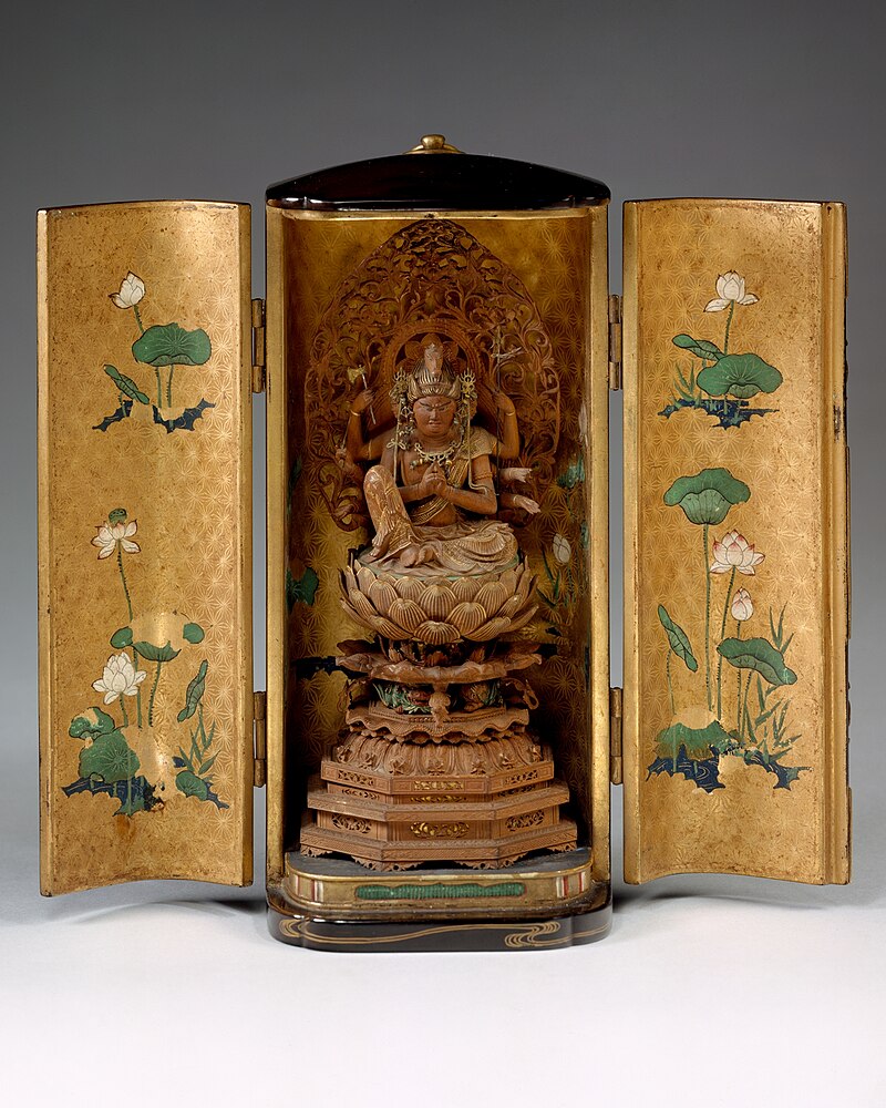 Batō Kannon · Pferdekopf-Bodhisattva in tragbarem Lack-Schrein (zushi) aus der Edo-Zeit, MET