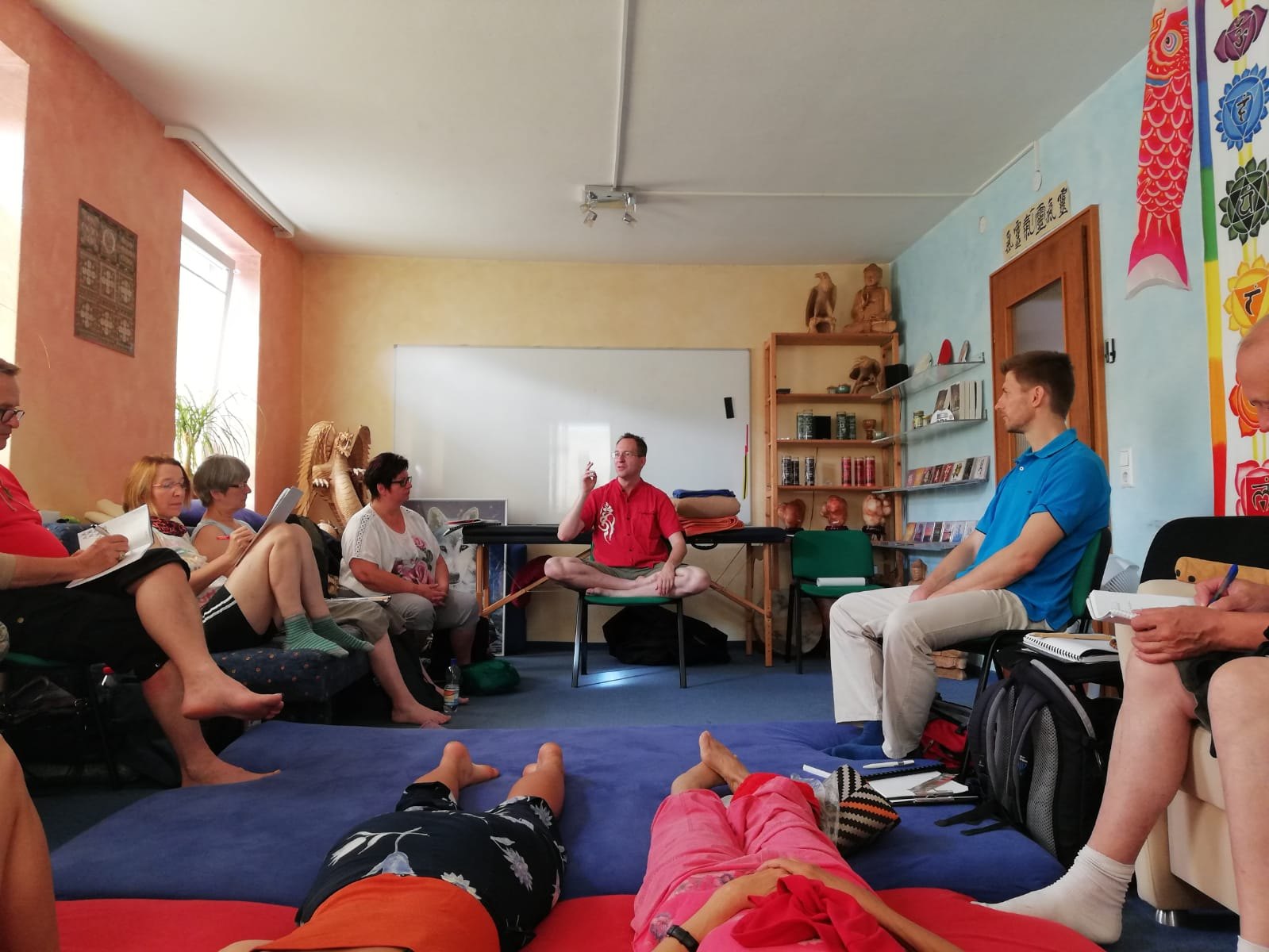 Dr. Mark Hosak erklärt Shingon-Reiki im Institut
